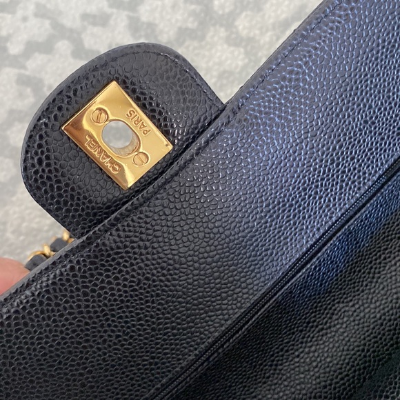 Chanel medium classic flap bag black caviar - Picture 11 of 15